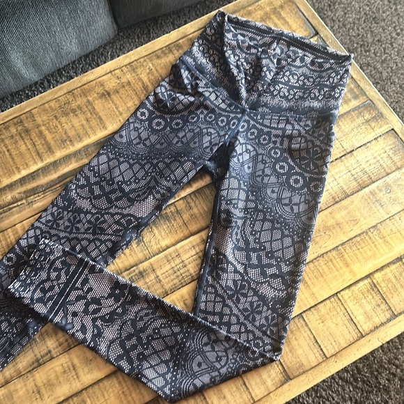Niyama Sol Sofia Lace Leggings - Picture 4 of 15